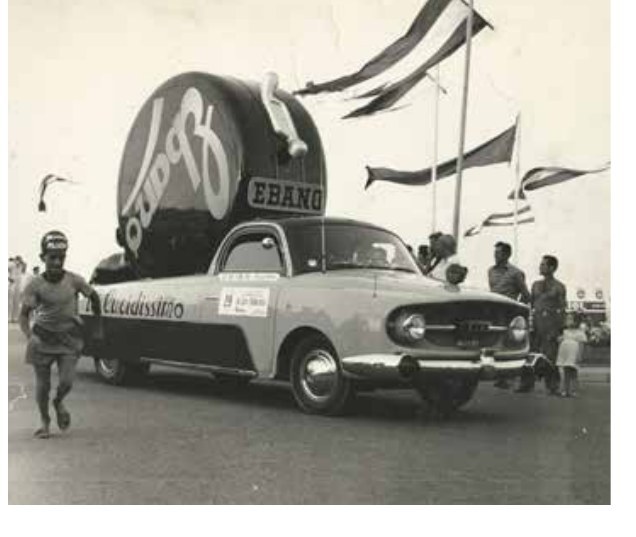 Macchina Ebano «il Lucidissimo» in corteo, anni ’50 (p. 22, figg. 20)